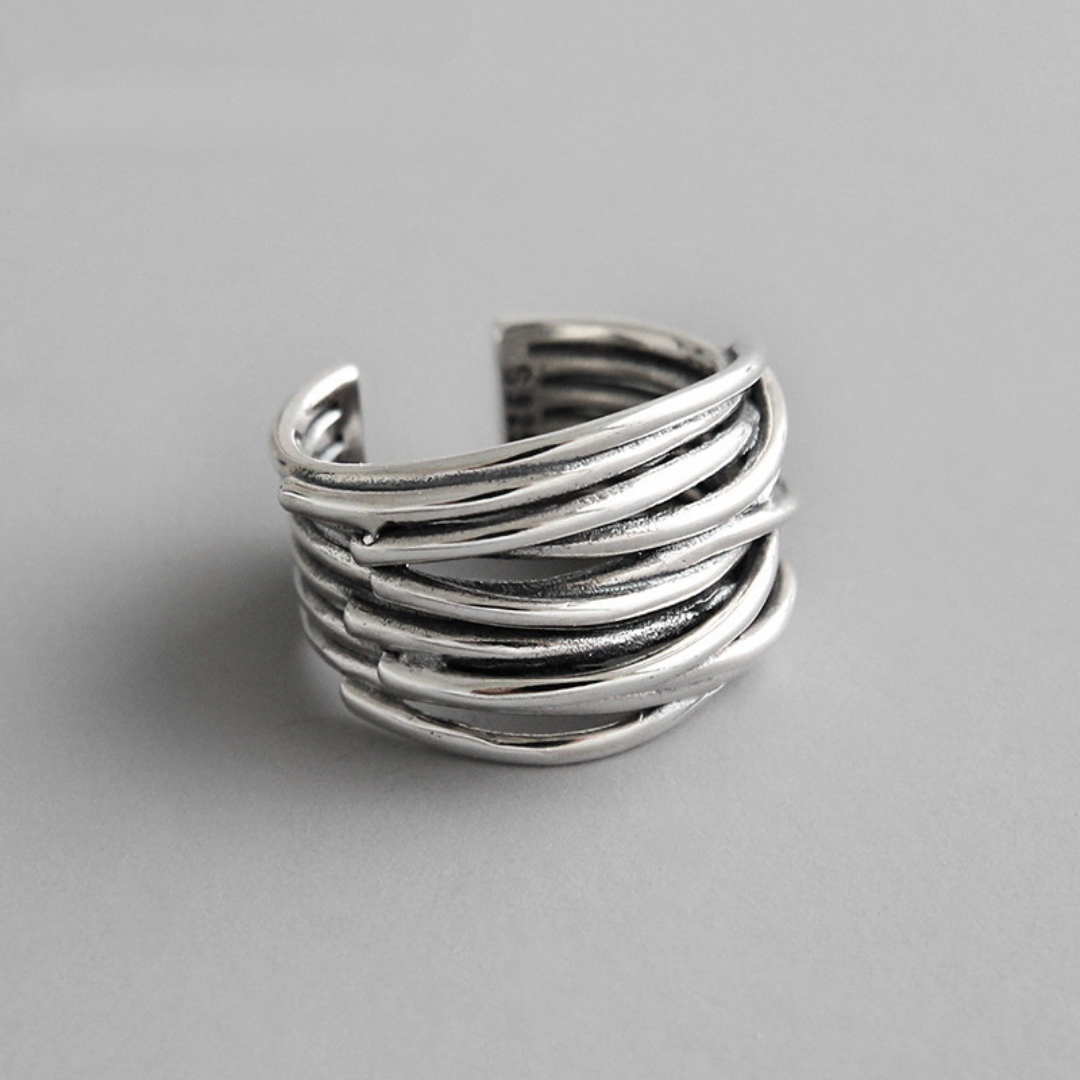 Justerbar bred ring med modernistisk design i 925 sterlingsølv