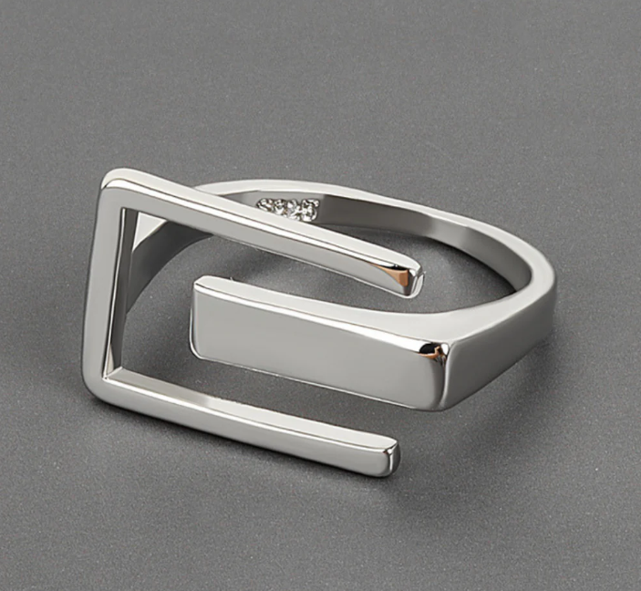 Hilde | Modernistisk justerbar ring i sølv